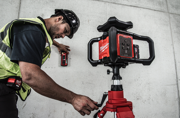 MILWAUKEE Treppiede da cantiere 3 metri per Laser (4932493200)