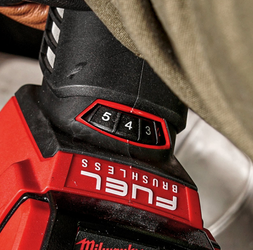 MILWAUKEE M18 FSAGV125XB (velocità variabile)