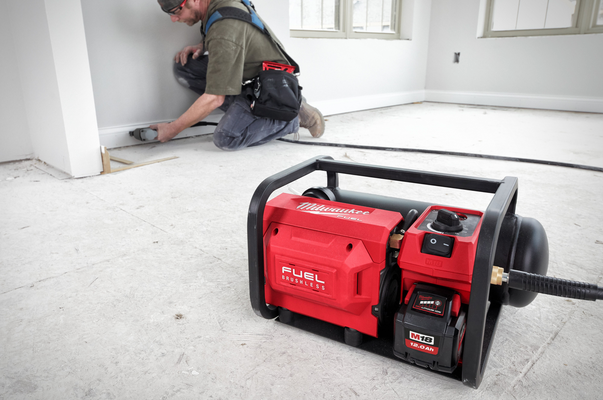 MILWAUKEE Compressore M18 (4933472166)