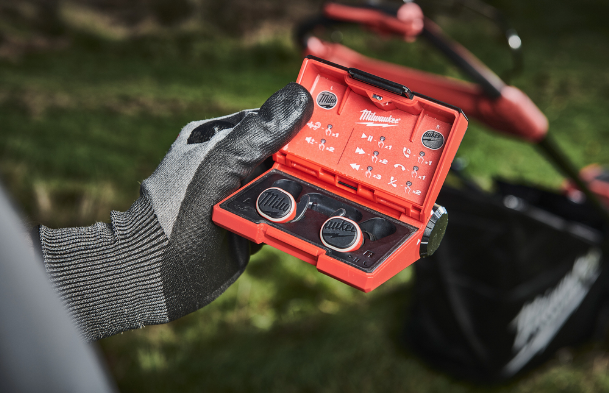 MILWAUKEE Cuffie USB con Bluetooth L4 RLEPB (4933478750)